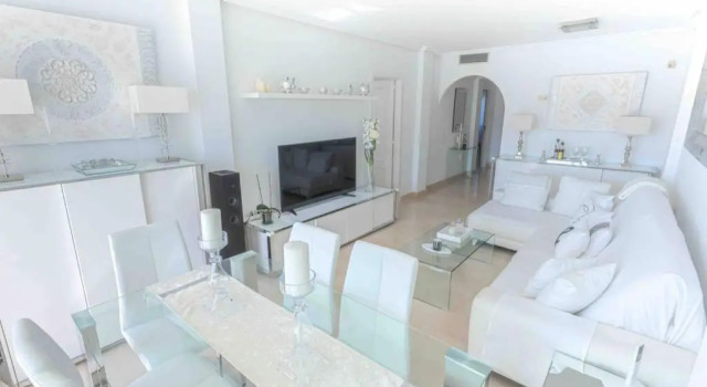 Brigth Apartment/2BED/2BATH/100m beach/Sea Views, Забронировать Апартаменты/квартира Марбелья Коста-дель-Соль, рядом с Теннисный и спортивный клуб Don Carlos