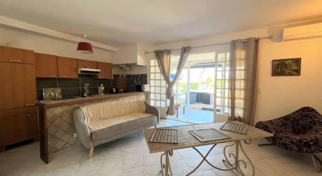 Appartement Porticcio, 1 pièce, 2 personnes - FR-1-61-584