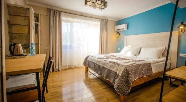 Двухместный номер Standard с балконом Wine Symphony Tbilisi Inn