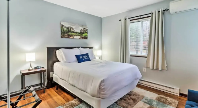 Family-friendly Tobyhanna Home w/ Game Room!, Book Feriehus Sommerhuse i Pennsylvania, Hytte