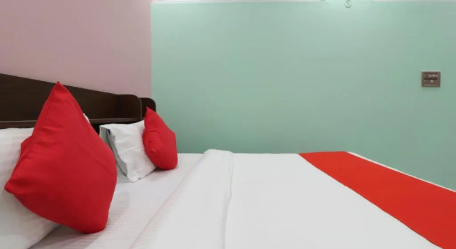 Номер Standard OYO 43886 Fanatic Inn and Banquet