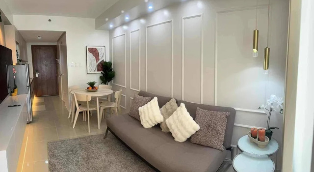 Scandi-inspired Pasay Apartment for Rent - Entire House With Balcony Facing MOA, Забронировать Апартаменты/квартира Пасай Столичный регион, рядом с Embassy of Japan