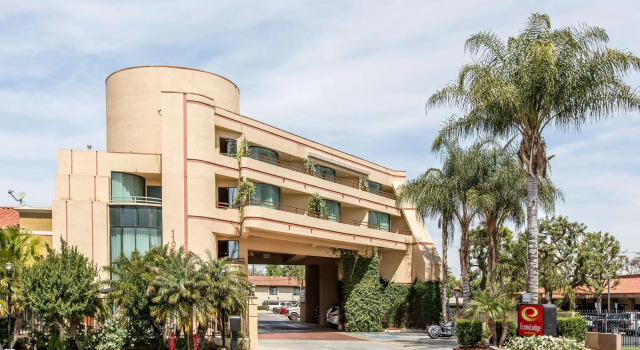 Econo Lodge Inn & Suites Riverside - Corona, Prenota Hotel Corona California