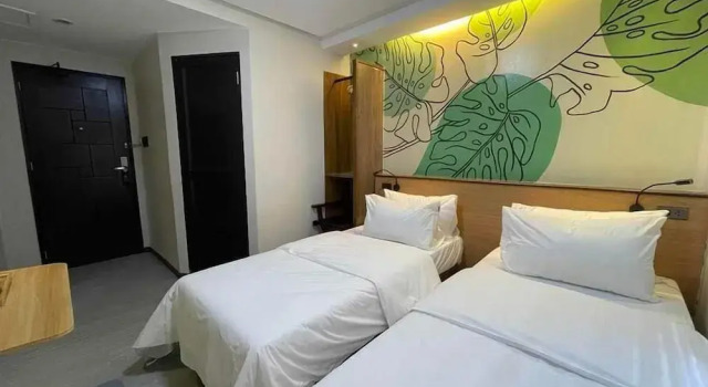 Maharlika City Inn, Boek Hotel Hotels in Negros Occidental met parkeren, Parkeren
