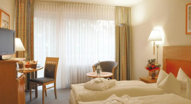 Двухместный номер Deluxe с балконом Hotel Königshof