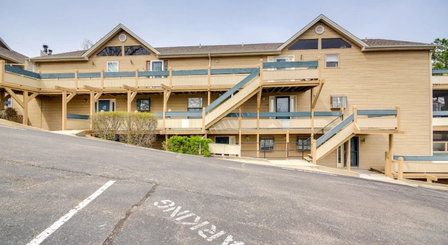 Lake of the Ozarks Vacation Rental w/ Lake Views!, Prenota Appartamento Hotel a Missouri con parcheggio, Parcheggio