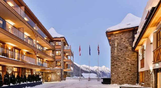 Mountain Spa Residences, Забронировать Курортный отель Отели Санкт-Антон-ам-Арльберг с парковкой, рядом с Горнолыжный подъемник Нассеррайнлифт, Парковка
