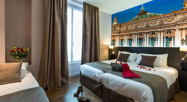 Кровать в общем номере Midnight Hôtel Paris