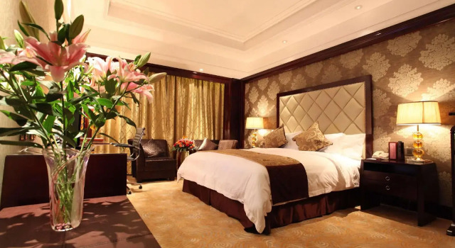 Days Hotel & Suites by Wyndham Hefei, Book Hotel Hotels in Baocun with a Pool, Swimming Pool
