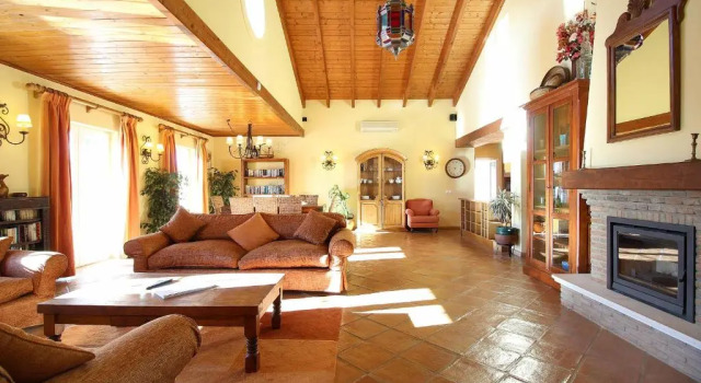 Casa Bruella - Walk to beach Pool WiFi and BBQ, Забронировать Отель Бизнес-отели Алгарви, 4* 5*