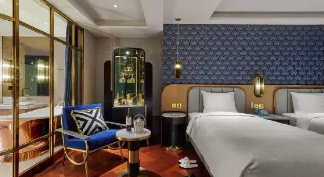 Camera Luxury OKU Hotel