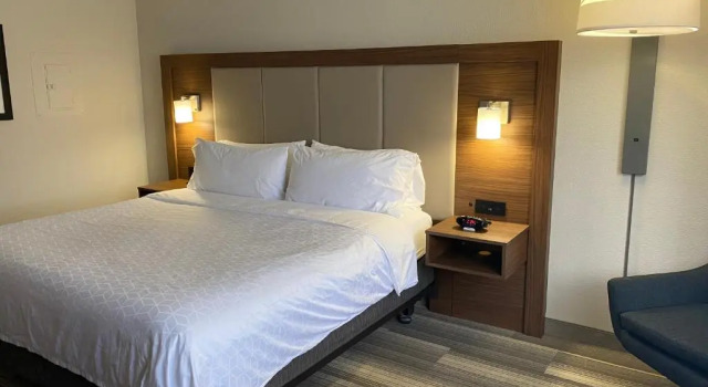 Номер Standard с видом на горы Holiday Inn Express & Suites - Albuquerque East by IHG