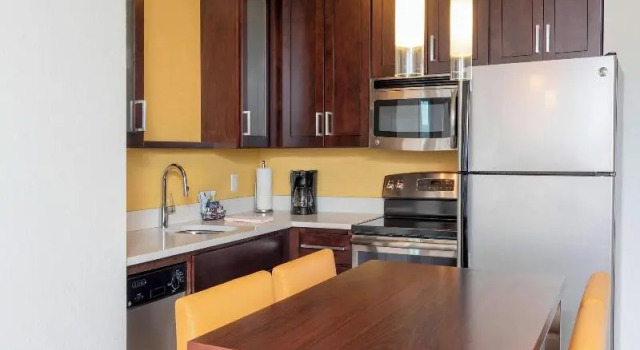 Четырёхместный люкс Residence Inn by Marriott Akron South/Green