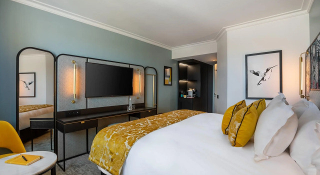 Двухместный номер Standard с балконом voco Paris Montparnasse by IHG