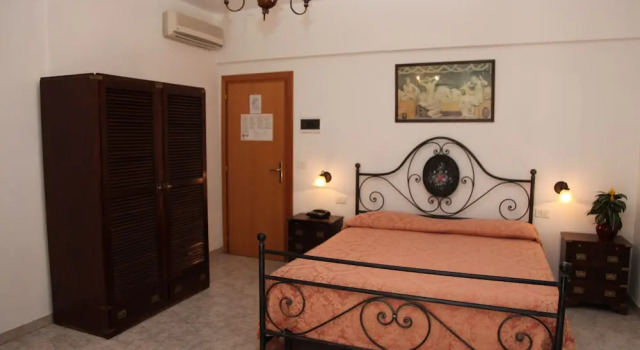 Hotel Lo Scirocco