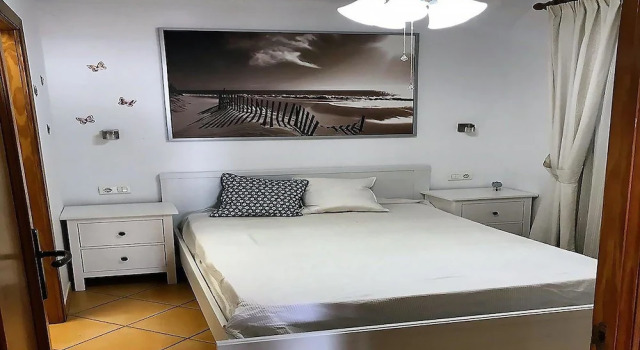 Dona Lola Micaela - fully equiped 1 bedroom ground floor beach front apartment with direct access to the beach of Calahonda CS155