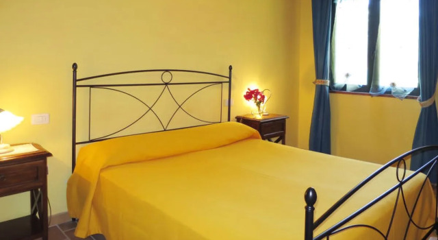House Ulivetto Lago di Bolsena, Забронировать Отель Отели Озера Больсена с парковкой, Парковка