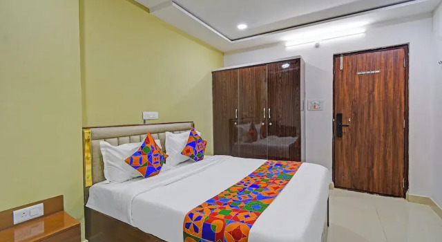 Номер Deluxe FabHotel Dolce Vita Grand- Nr Yashoda Hospitals Hitech City