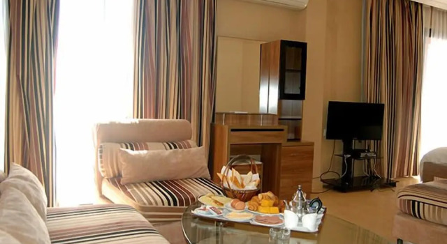 Двухместный люкс с балконом и с видом на море Hotel De La Corniche