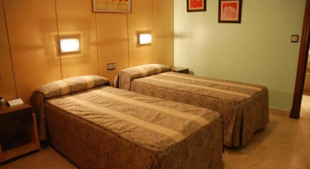 Hostal Los 5 Pinos, Забронировать Отель Сан-Блас Кослада