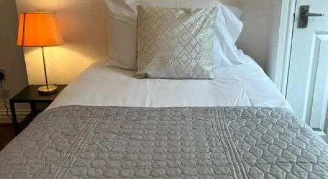 Spacious gem in Wallasey, Prenota Hotel Wallasey Wirral