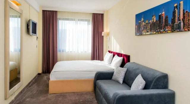 Трёхместный номер Standard Business Hotel Conference Center & Spa