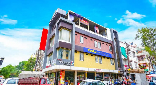 Fabexpress Madhuram Landmark, Забронировать Отель Отели штата Махараштры 3 звезды, 3*