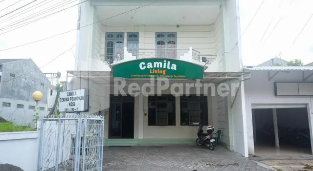 Camila Living Yogyakarta RedPartner, Book Hotel Hotels in Umbulharjo with Parking, Parking