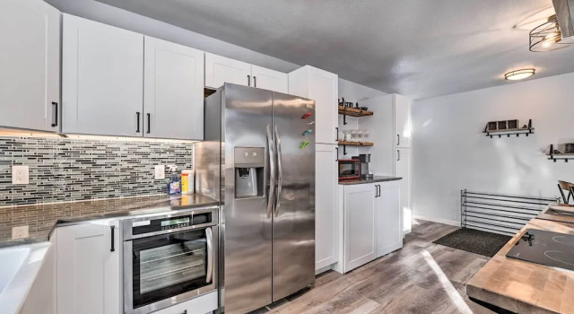 Коттедж Kenai Home w/ Fireplace < 10 Mi to Big Eddy!