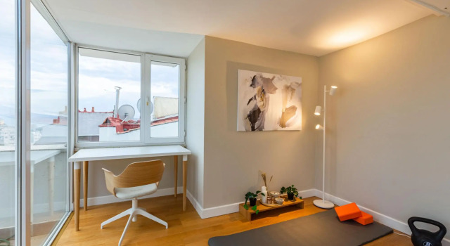 MISSAFIR Exceptional Flat w/Bosphorus View and Rec Room 3-Min Walk to Istiklal Street in Beyoglu, Забронировать Отель Бейоглу Стамбул, рядом с Галатасарайский лицей