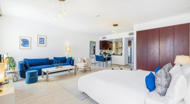 Stylish studio w/balcony close to the beach JBR