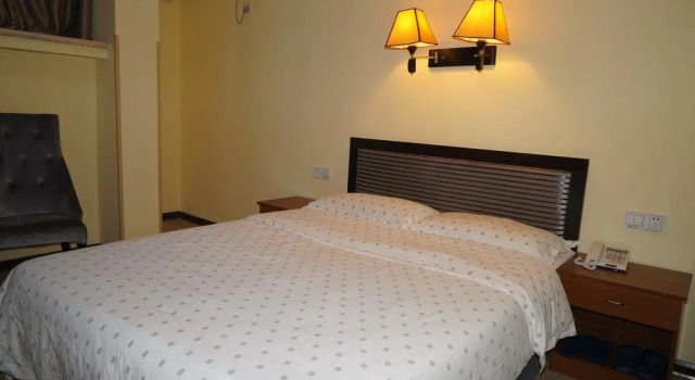 Xingrui Chain Hotel（Xuchang Railway Station Datong）, Reserva ahora Hotel Hoteles en Henan con aparcamiento, Aparcamiento