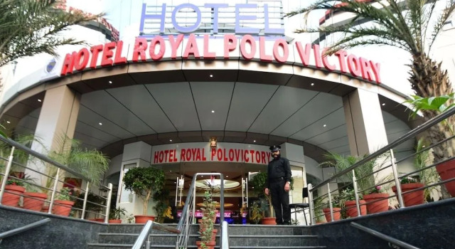 Jaipur Hotel Golden Manor By BrandMyHotel-City Center Bani Park Jaipur, Забронировать Отель Отели штата Раджастхана с парковкой, Парковка