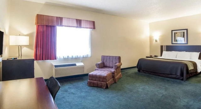 Люкс Deluxe FairBridge Inn & Suites Glendive