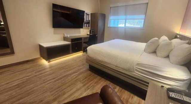 Двухместный номер Ramada by Wyndham Bronx