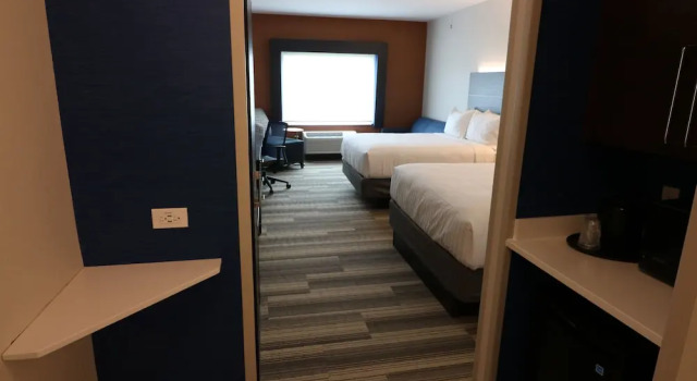 Четырёхместный люкс Holiday Inn Express & Suites - Coffeyville by IHG