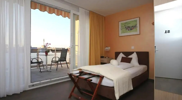 Microhotel, Забронировать Отель Отели Базеля с парковкой, рядом с Музей Антиквариата и коллекция Людвига, Парковка