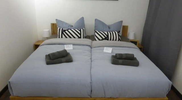 Ferienwohnung Goethe, 2 Schlafzimmer, Nähe Zentrum & Uni, ruhig, free Wifi, kostenloses Parken, Erdgeschoss, Prenota Hotel Jena 