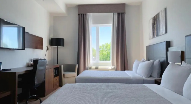 Четырёхместный номер Deluxe Quality Inn