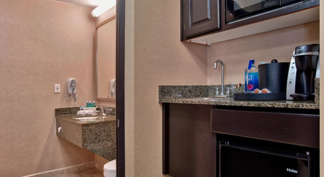 Двухместный люкс Hampton Inn by Hilton Costa Mesa Newport Beach