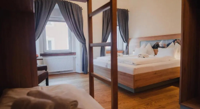 Четырёхместный номер Standard Hotel Restaurant DAS RÖSSL