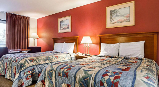 Четырёхместный номер Standard Econo Lodge Richmond North