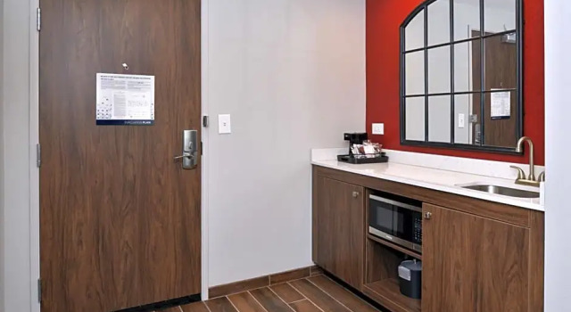 Одноместный люкс Hampton Inn & Suites Greensboro Downtown, Nc