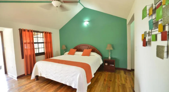 Seagrape Plantation Resort, Book Ferieresort 3-stjernede hoteller i Roatan, 3*