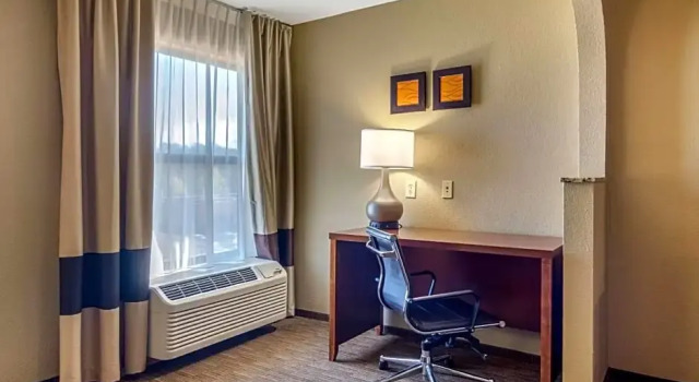 Номер Standard Comfort Inn & Suites LaGrange East