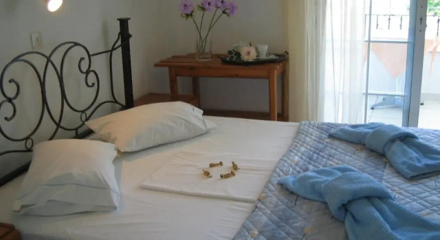 Blue Bay Hotel, Book Hotel Chrisi Akti 