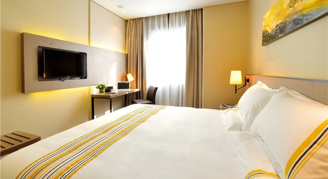 Homeinn Plus Hotel (Shenyang Railway Station East Square Subway Station), Rezerwuj Hotel Shenhe Shenyang