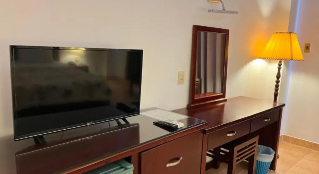 Номер Standard Phung Long Hotel