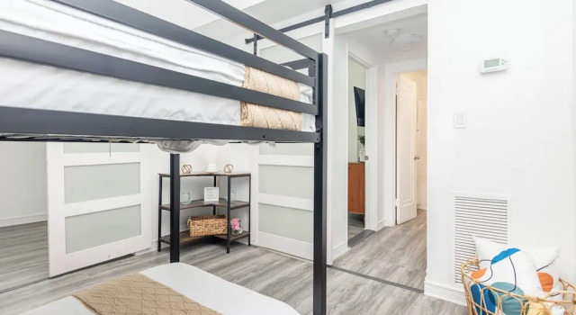 Апартаменты West Deco