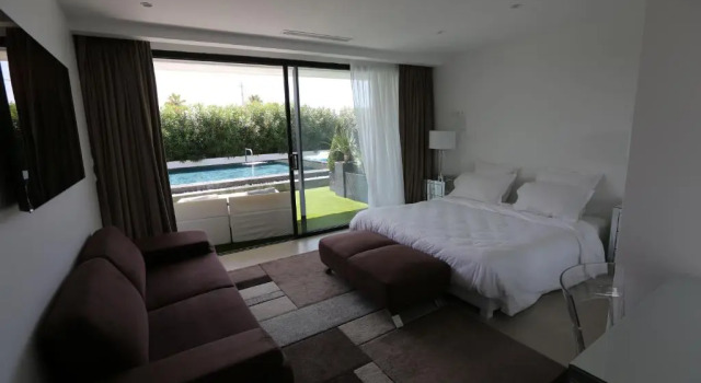 Двухместный номер Standard с видом на бассейн VILLA MIAMI